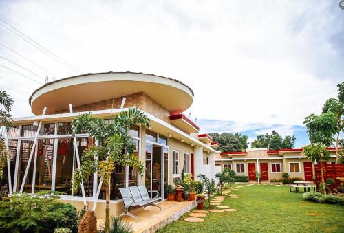 Valencia Hotel | RedDoorz at Alejandro's Suites & Venue