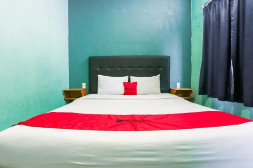 Medan Hotel | RedDoorz at Sentosa Jaya Helvetia