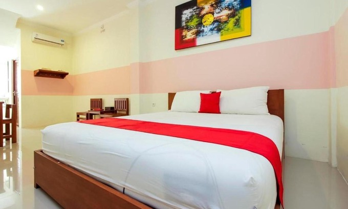 Manado City Centre Hotel | RedDoorz Near Jalan Jendral Sudirman