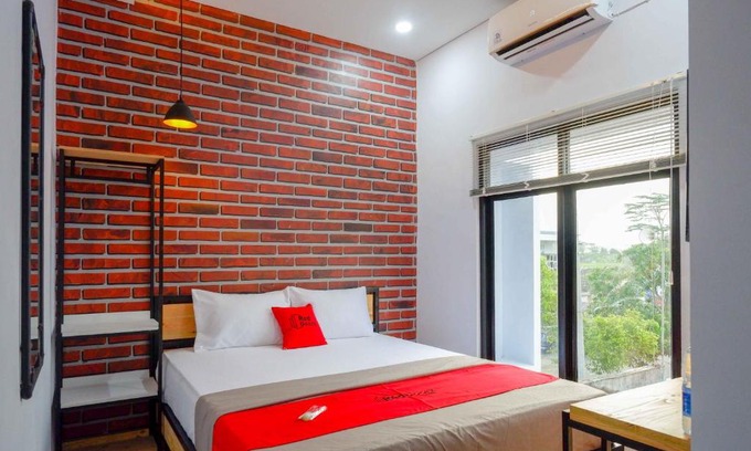 Banyumas Hotel | RedDoorz near Universitas Muhammadiyah Purwokerto 2