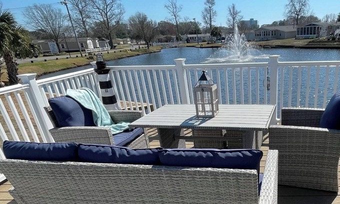 Garden City House | Redecorated 3 Bed ,2 Bath ,Sofa bed Outdoor shower Come relax at our beach house
