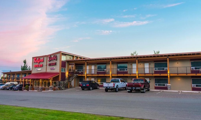 Port Alberni Hotel | Redford Motel