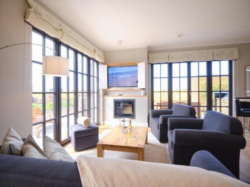 Dranske House | Reetland am Meer - LuxusPlus Reetdachvilla mit 4 Schlafzimmern und Kamin G11