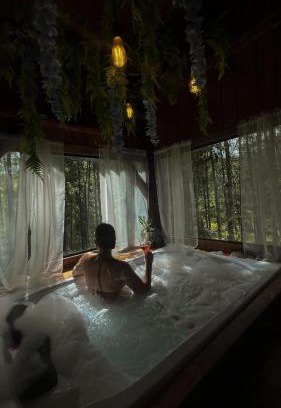 Timbo Ski Chalet | Refúgio Com Hidro e Rede Suspensa Para Casais