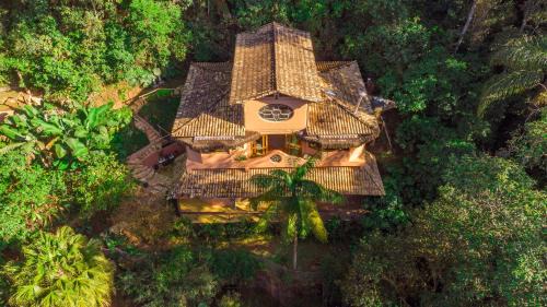 Mairipora House | Refúgio Terracota uma casa bioconstruída com arte