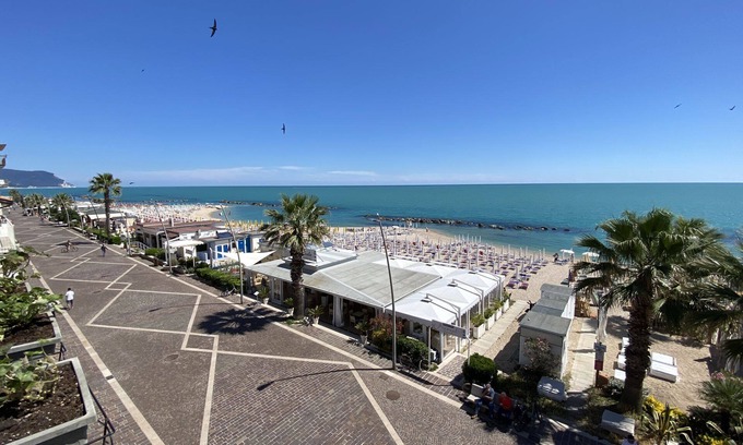 Villa Musone Apartment | Ref. 47 Summer – rental – Three bedroom apartment on promenade