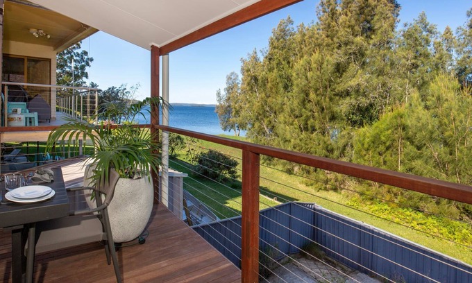 Basin View House | Reflections - Pet Friendly Waterfront