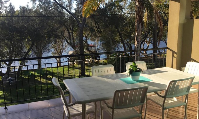 South Yunderup Apartment | Reflections top floor apartment on the Murray river near Mandurah