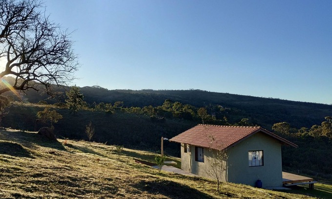 Aiuruoca Ski Chalet | Refuge in the mountains/near the trail to Pico do Papagaio Garcias Peak and Waterfall