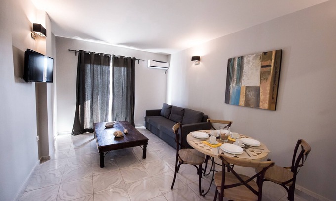 Kariotai Apartment | REGALO KARIOTES/FLAT 6