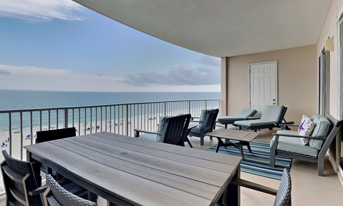 Orange Beach East Condo | Regency Isle #605 | Breathtaking Beach Views!