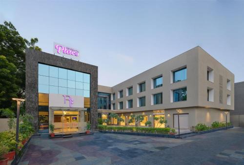 Thaltej Hotel | Regenta Place Ahmedabad