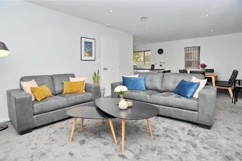 Riccarton House | Regents 94A - Christchurch Holiday Homes