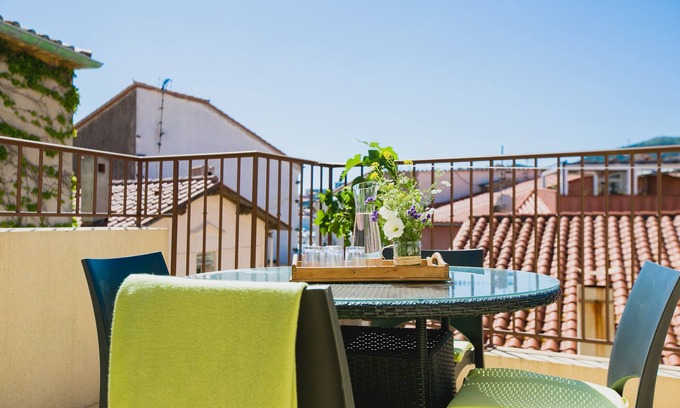 Banyuls-sur-Mer Apartment | Regina's Banyuls - Terrace apartment with a view, 100 m from beach