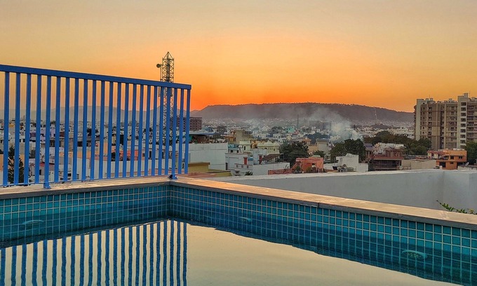 Gayariawas Villa | Rehvaas A Rooftop Pool Villa