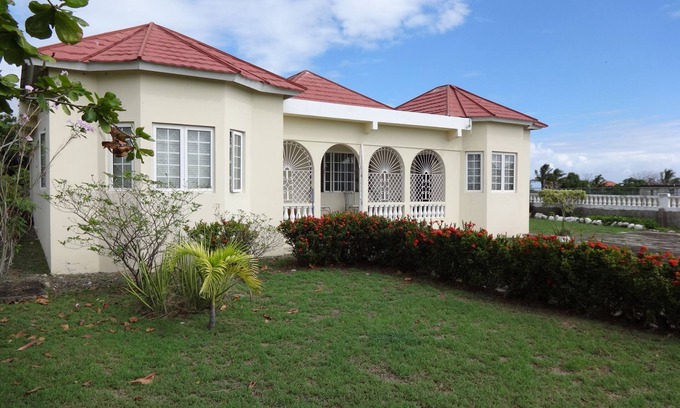 Yallahs Villa | Relax and Enjoy The Caribbean Vibes