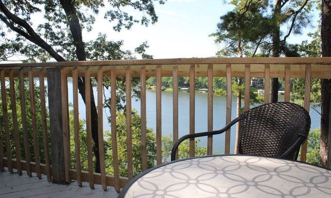 Jones Mills House | Relax and Reconnect at this Lake Catherine Retreat