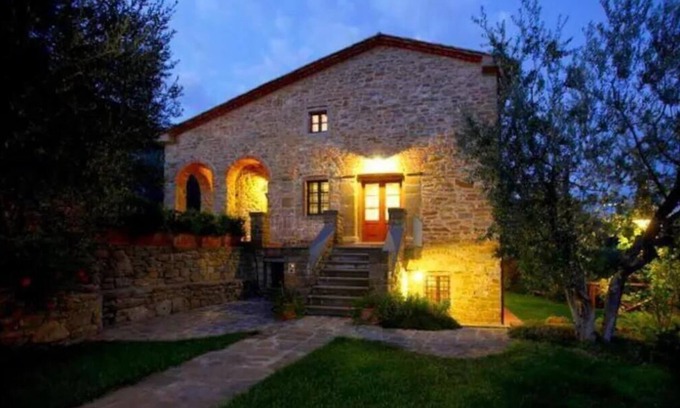 Pieve di Chio Villa | Relax at our Tuscan Villa near historic center
