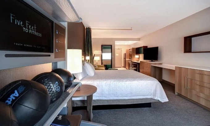 Downtown Tucson Hotel | Relax & Enjoy! Pool, Kitchen, Free Breakfast, and Parking for Your Comfort!