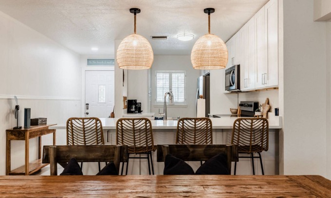 Crystal Beach House | Relax in a Coastal Retreat! Spa, Firepit, Kayaks, Paddleboard & Steps to Gulf – Crystal Beach Escape