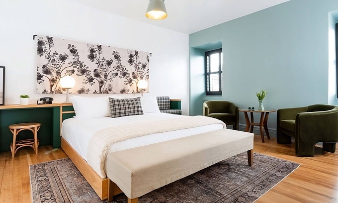 Buckman Neighborhood Apartment | Relax in a Grand King Room with Free Wi-fi, Near Powell's Books