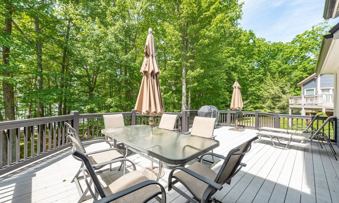 Swanton House | Relax, Play w/Lake Days & Fire Pit Nights