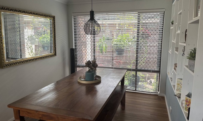 Geographe House | Relaxed family home - 5 min walk to the beach