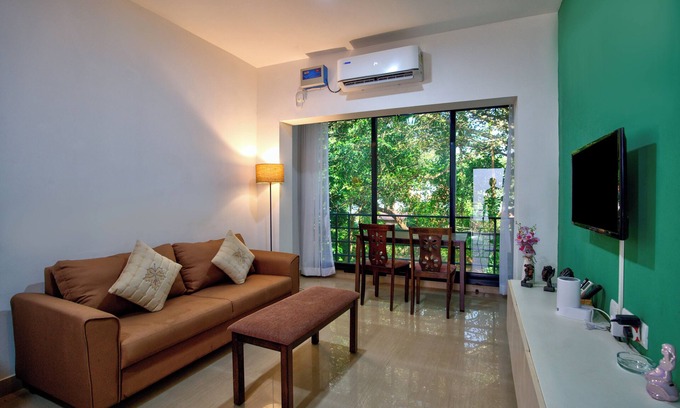 Vagator Apartment | Relaxing 1BHK at Vagator, French windows