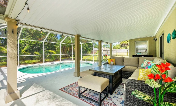 Palm Coast House | Relaxing 3bd Pool Home w/Lanai & Lush Backyard