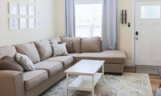 Candler House | *Relaxing & Comfy 3 Bedroom Home, Easy Access!
