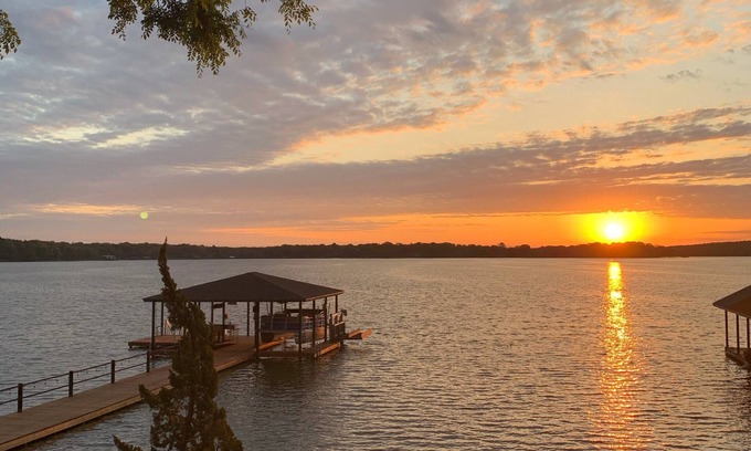 Log Cabin House | Relaxing Get Away With Lake Front! Enjoyment and Family Fun!