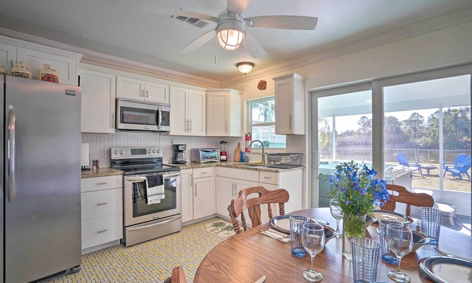 Tropical Gulf Acres Cottage | Relaxing Punta Gorda Getaway w/Fire Pit!