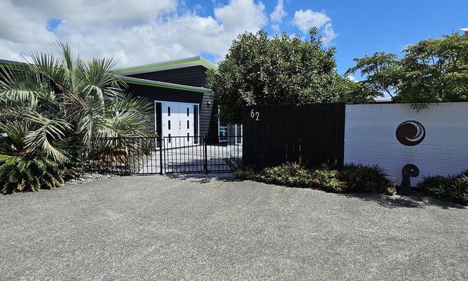 Ruakaka House | Relaxing Ruakaka with pool and spa