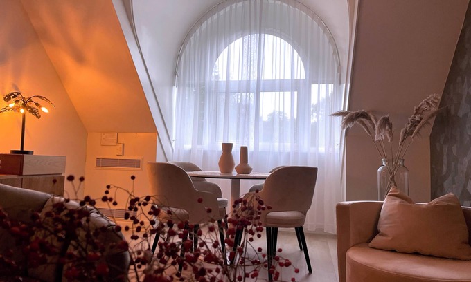 Municipality of Zeist Hotel | Relaxing Stay with On-site Restaurant, Free Parking, and Peaceful Atmosphere