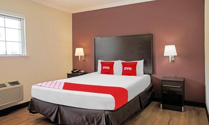 McAllen Hotel | Relaxing Unit Near Quinta Mazatlan - Pets Welcome, Parking & Pool Include