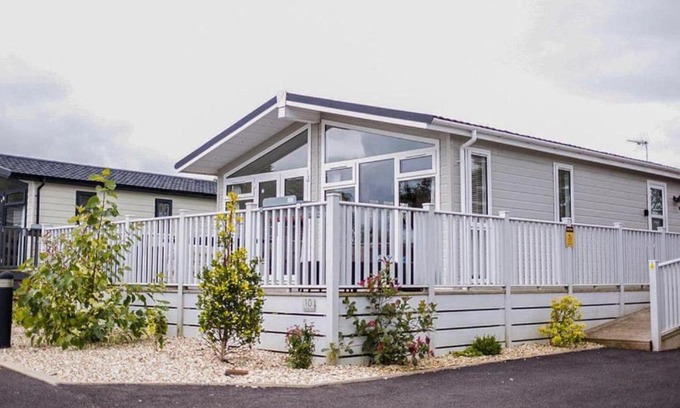 Honiton House | Remarkable 3-Bed Lodge in Honiton