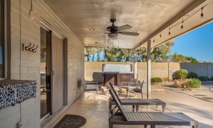 Dobson Ranch House | Remodeled 3BR House w/Pool in Sunny Mesa Netflix