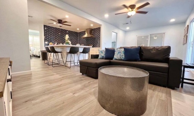 Chino House | Remodeled House Close 2 Markets DownTown Medical Centers for Long Stay Discount