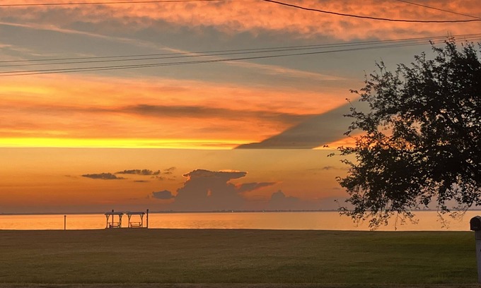 Port Lavaca House | Remote Bay View Home near tranquil Carancahua Bay