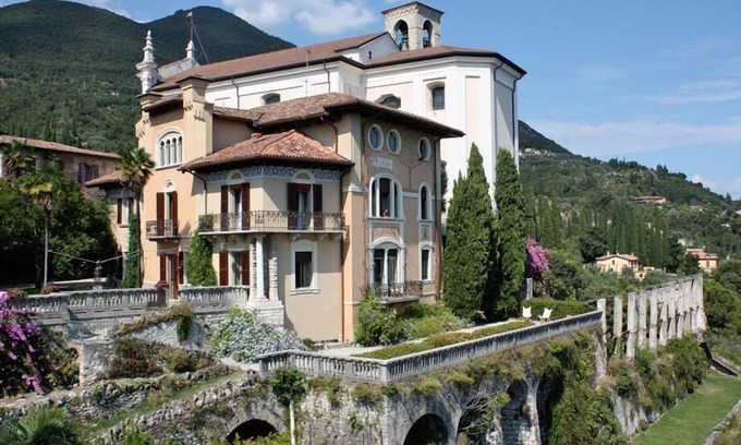 Gardone Riviera House | Renewed historical lake-view villa with large swim spa whirlpool