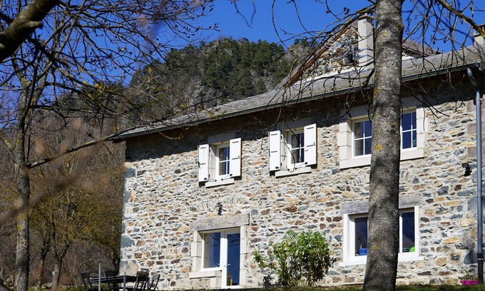 Saint-Etienne-Lardeyrol Cottage | Renovated farmhouse in quiet area with private parking and free Wifi in Saint-Étienne-Lardeyrol