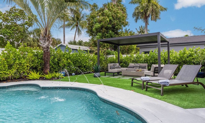 Tarpon River House | Renovated 3BR/2BA Luxury Home w/Gym & Heated Pool