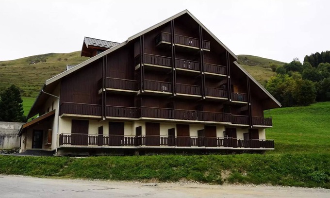 Saint-Jean-d'Arves Apartment | Residence Le Balcon De L'alpe - Apartment 6 people in small condominium near the slopes