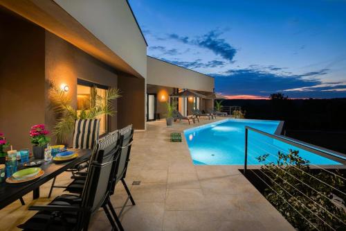 Gracisce Villa | Residence Villa Manuela - Batlug