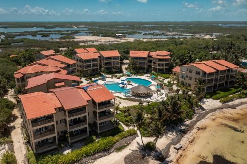 San Pedro House | Residences at Barrier Reef 1-1C Oceanfront 2 BR by Stay Floreo