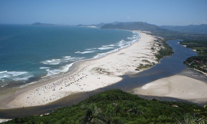 Guarda do Embau Apartment | RESIDENCIAL PONTA DOS CORAIS - Great structure in the Guarda do Embaú.