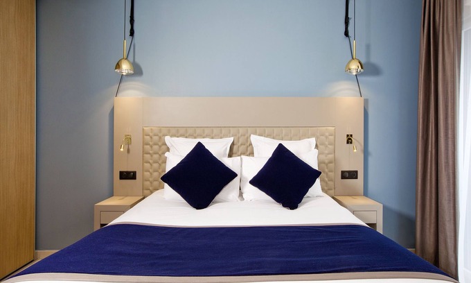 Bassins a Flot Apartment | Residhome Bordeaux