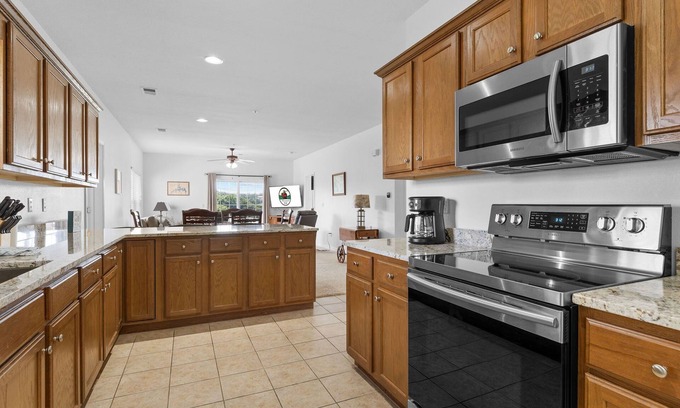 Branson Condo | Resort Golf View Getaway Walk-In Private Balcony