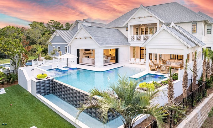 Seacrest House | Resort Like Paradise, Steps from Beach! VRBO's 2024 Vacation Rental Of The Year!