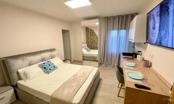 Sinalunga Apartment | RESORT Panoramico Canale Suite - private parking - Natural Park